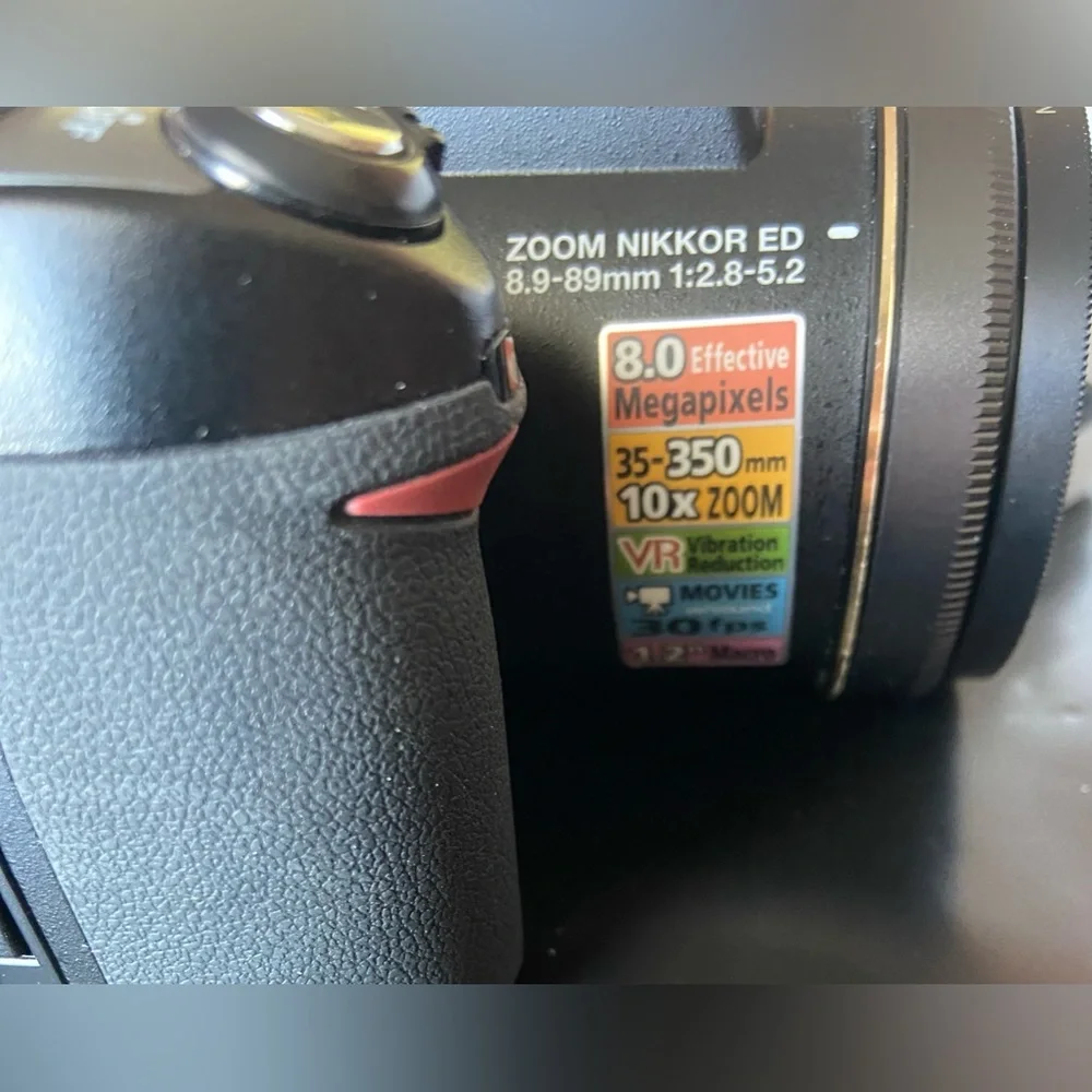 NIKON Coolpix E8800 VR 10x 8MP Digital Camera - CHARGER/EXTRA BATTERY INC.